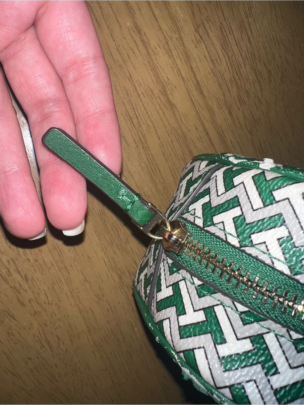 Tory Burch Green & White Woven-Pattern Cosmetic Pouch with Gold Logo - Picture 3 of 8